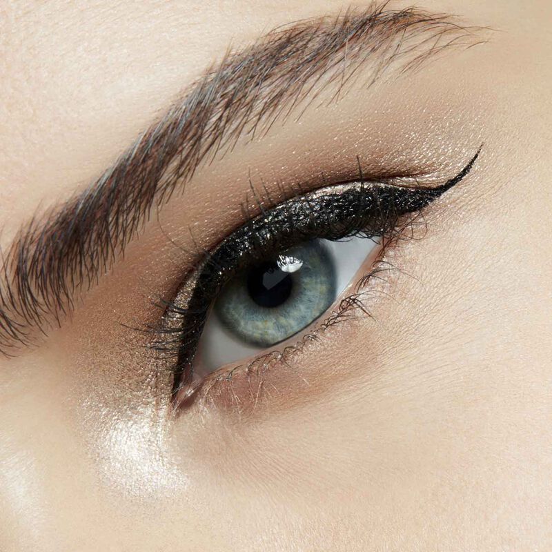 MAC Dazzleshadow Extreme Eye Shadow image number 1